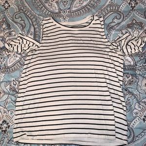 Cut shoulder stripped t shirt